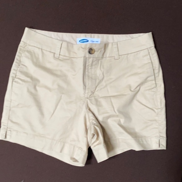 Old Navy Pants - Everyday khaki shorts
